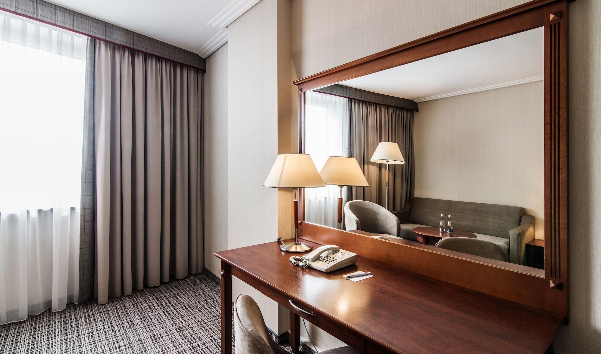 Airport Okecie Hotel