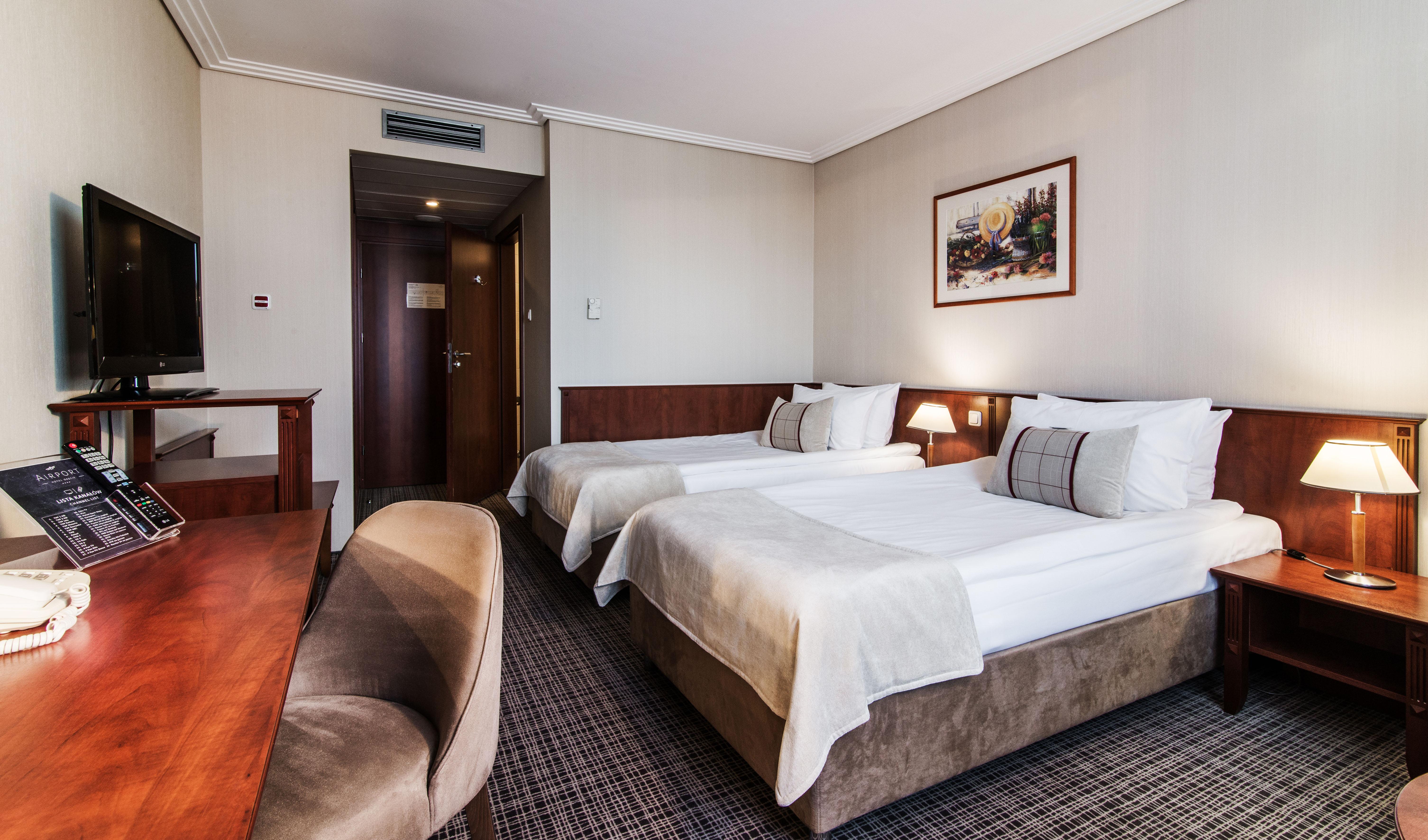 Airport Okecie Hotel 4*
